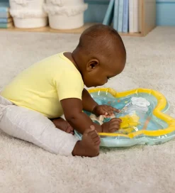 Aktivitetsmåtte m. Vand - Peter Plys - Tummy Time><noscript><img width=