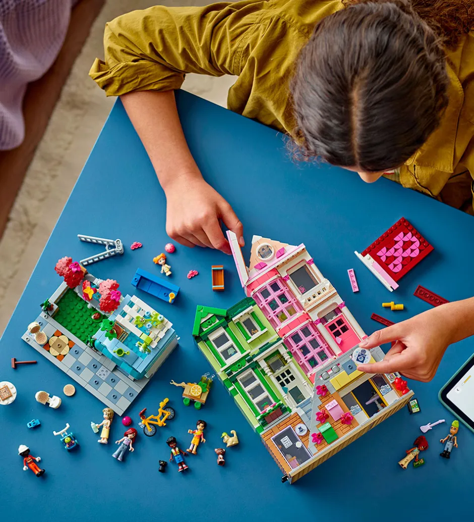 Friends - HLC Lejligheder Og Butikker 42670 - 2040 Dele>LEGO®