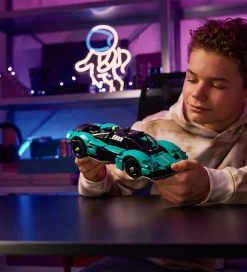 Technic - Aston Martin Valkyrie 42208 - 707 Dele><noscript><img width=